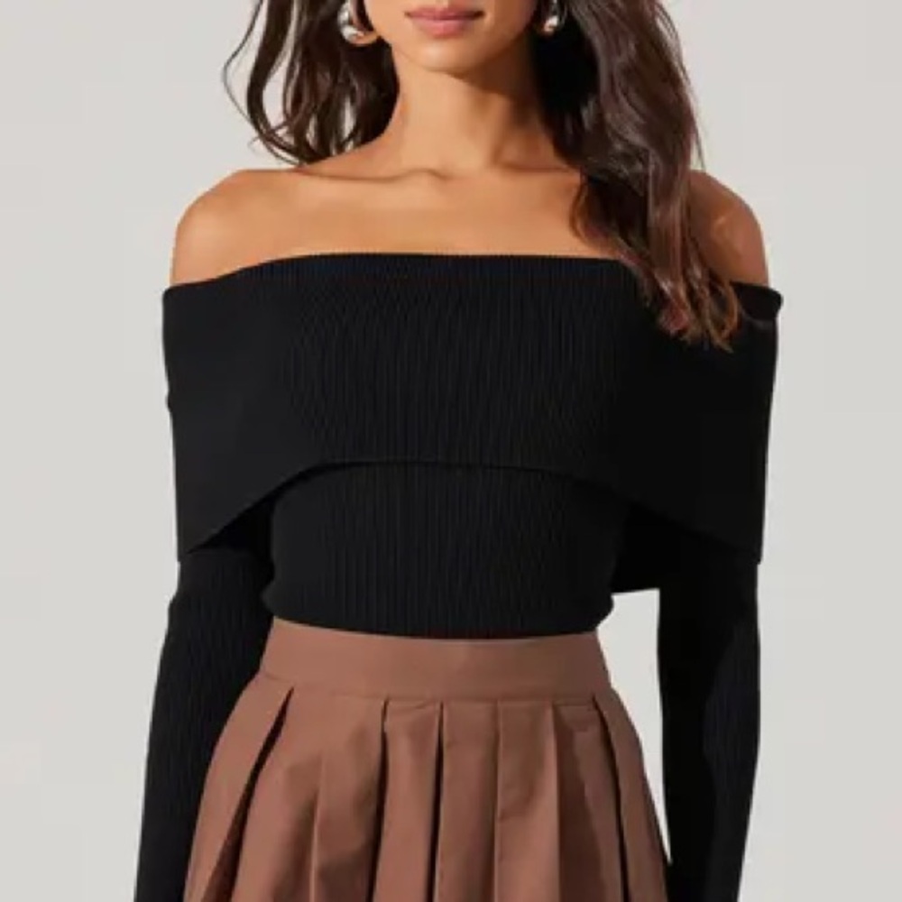 Astr Black Off-the-Shoulder Sweater